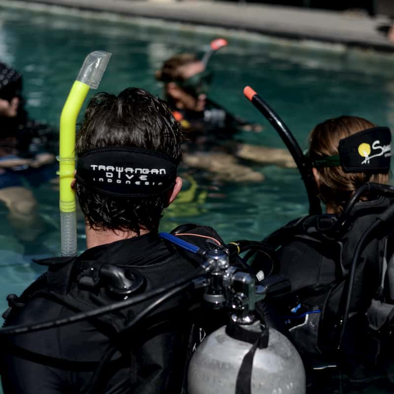 lots of team teaching opportunities for our freshly dive instructor in our busy diveshop Trawangan Dive