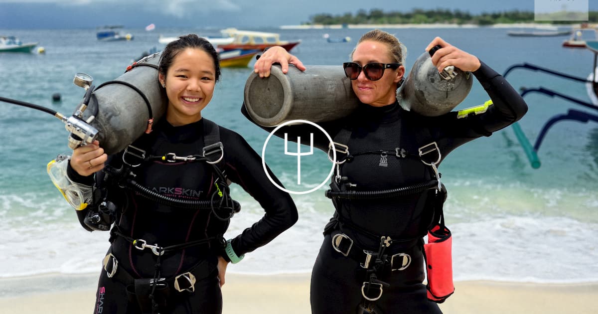 Improve your streamlining Sidemount Diver Gili Islands