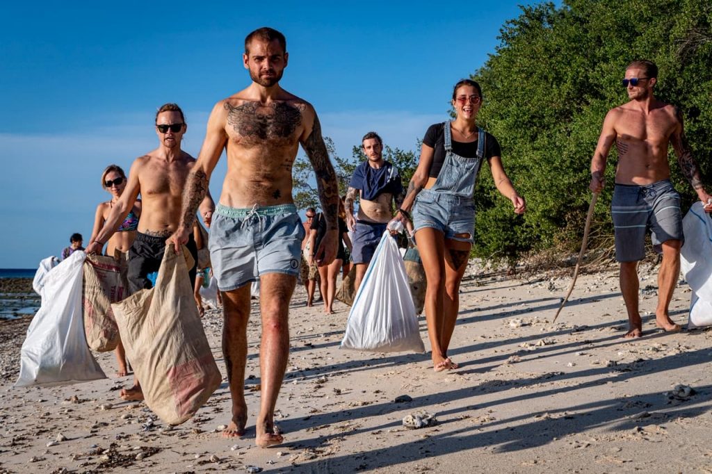 Our epic team of Ecowarriors keeping the beaches beautiful on World Ocean Day