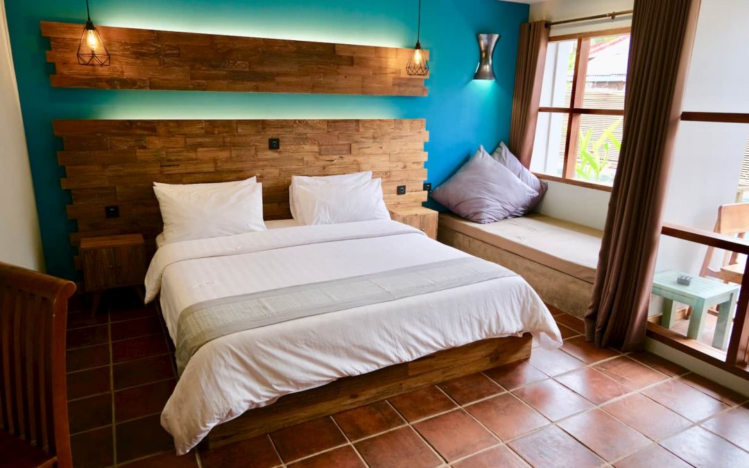 Deluxe Poolside Room