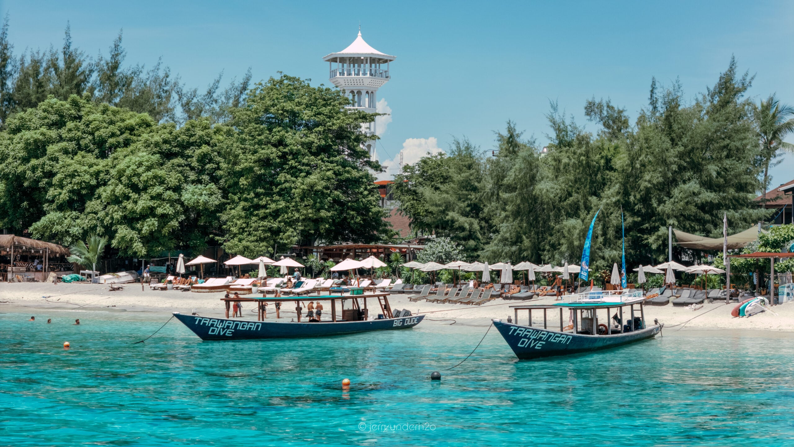 Trawangan Dive is located directly at the beach of Gili Islands